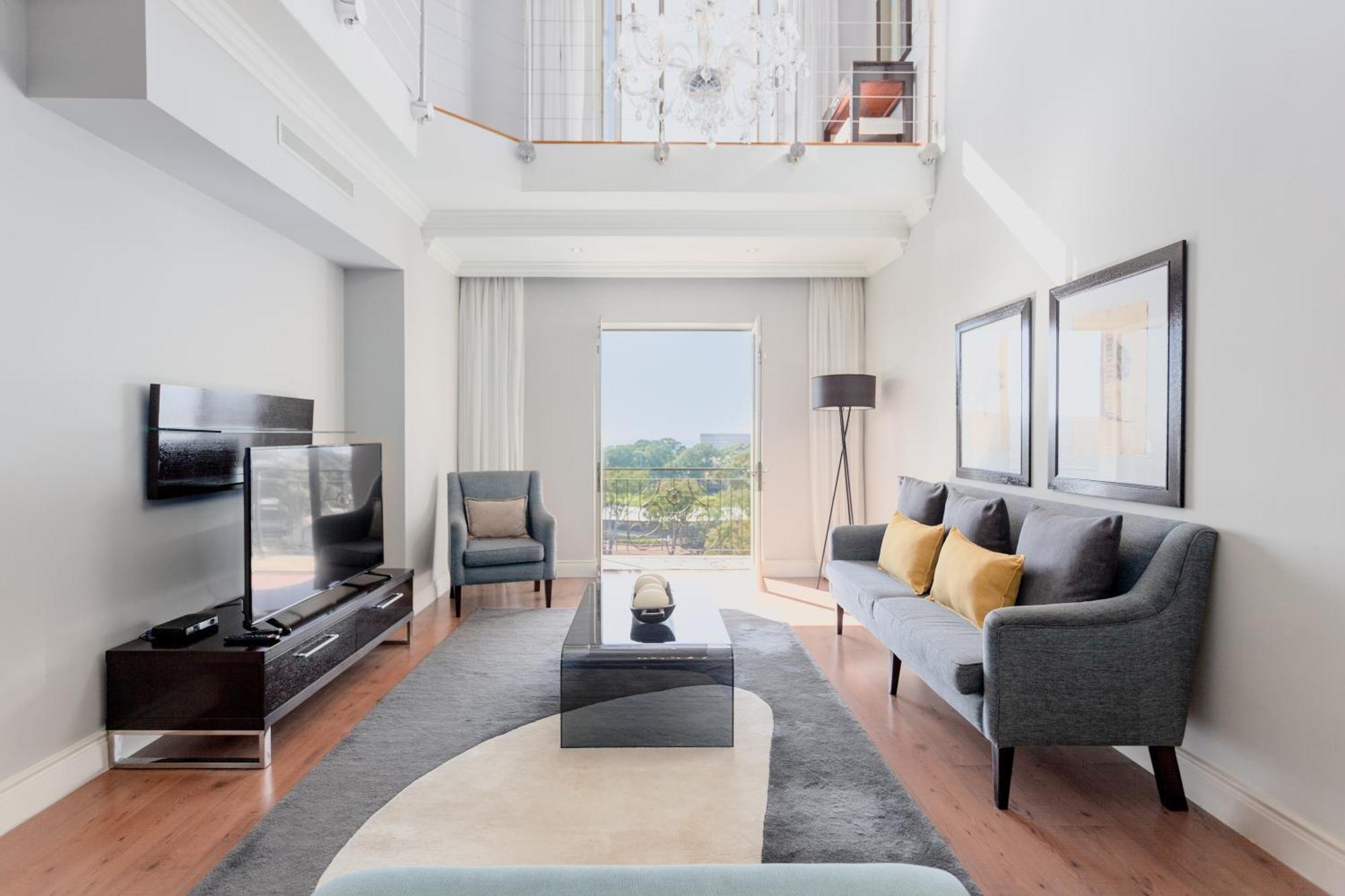 Cape Royale Luxury By Nivar Cape Town Exterior photo