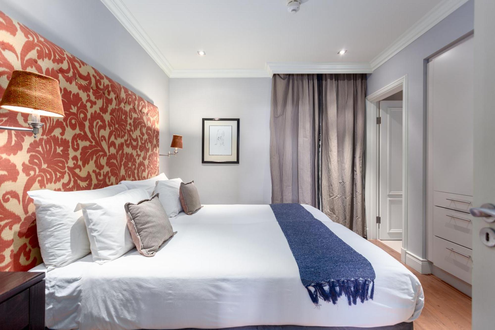 Cape Royale Luxury By Nivar Cape Town Exterior photo