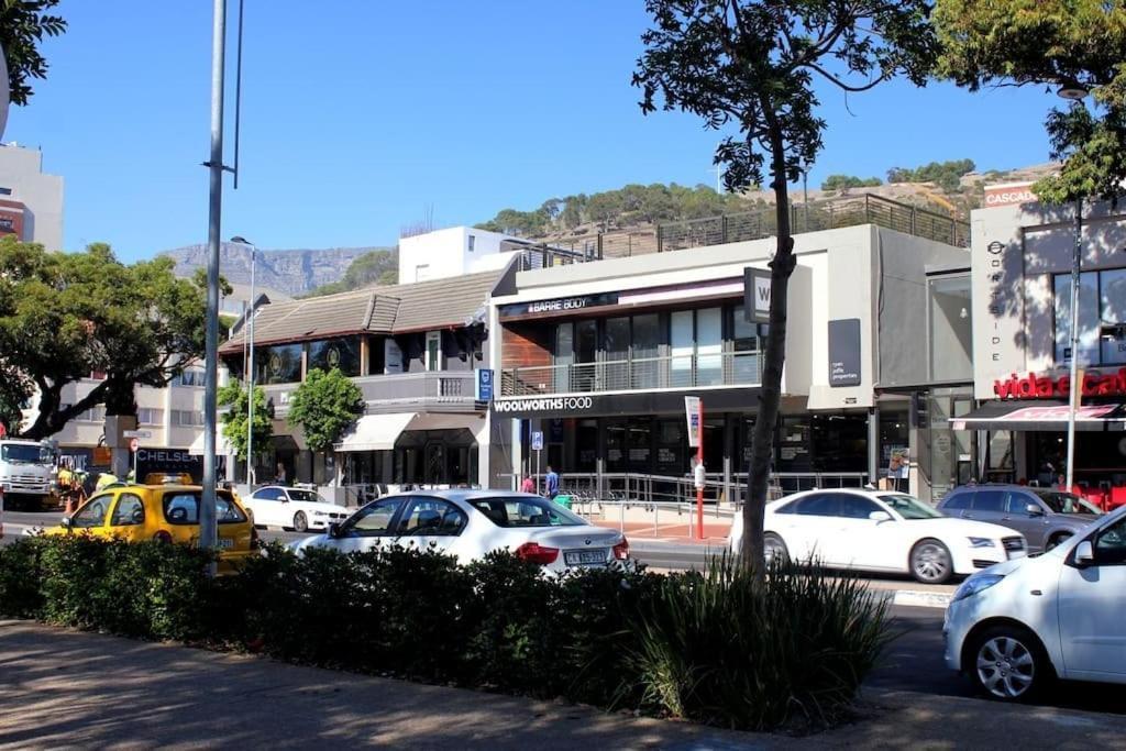 Cape Royale Luxury By Nivar Cape Town Exterior photo